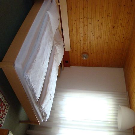 Guest House Bellerive Faulensee Esterno foto